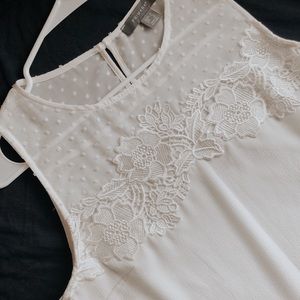 Lace blouse no sleeve